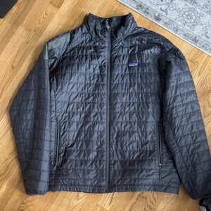 Patagonia Men's Black Lightweight Jacket